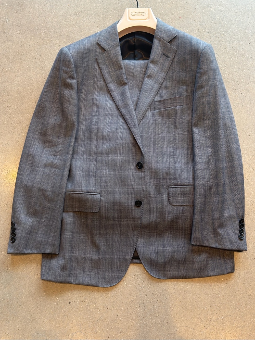 Men’s Byron S150 Wool suit 42S . Lightly worn very good condition